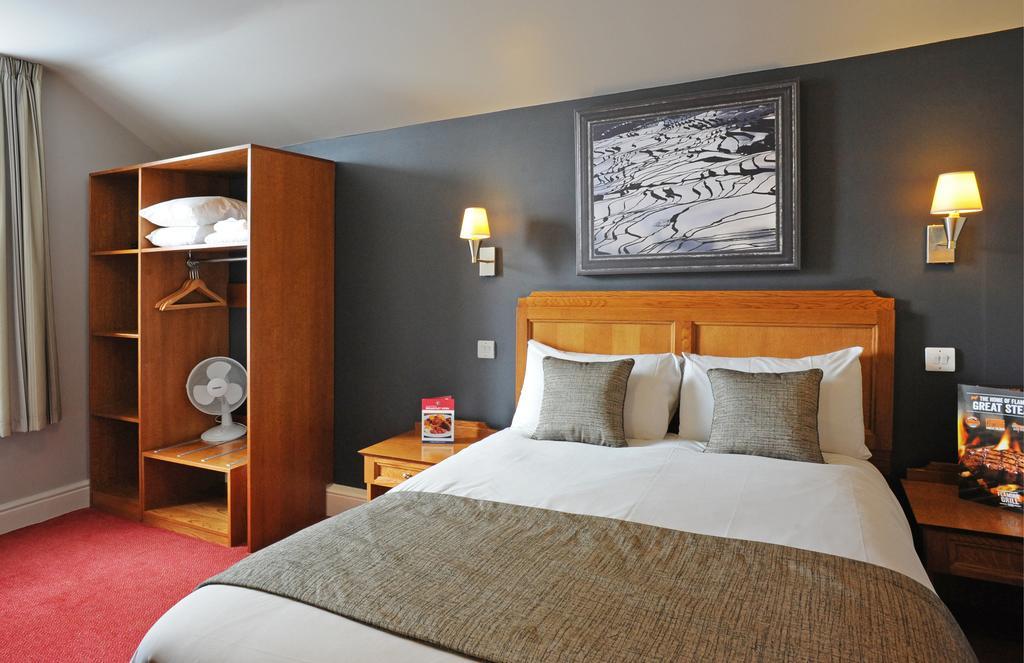 Brentwood Inn By Greene King Inns 로더럼 객실 사진